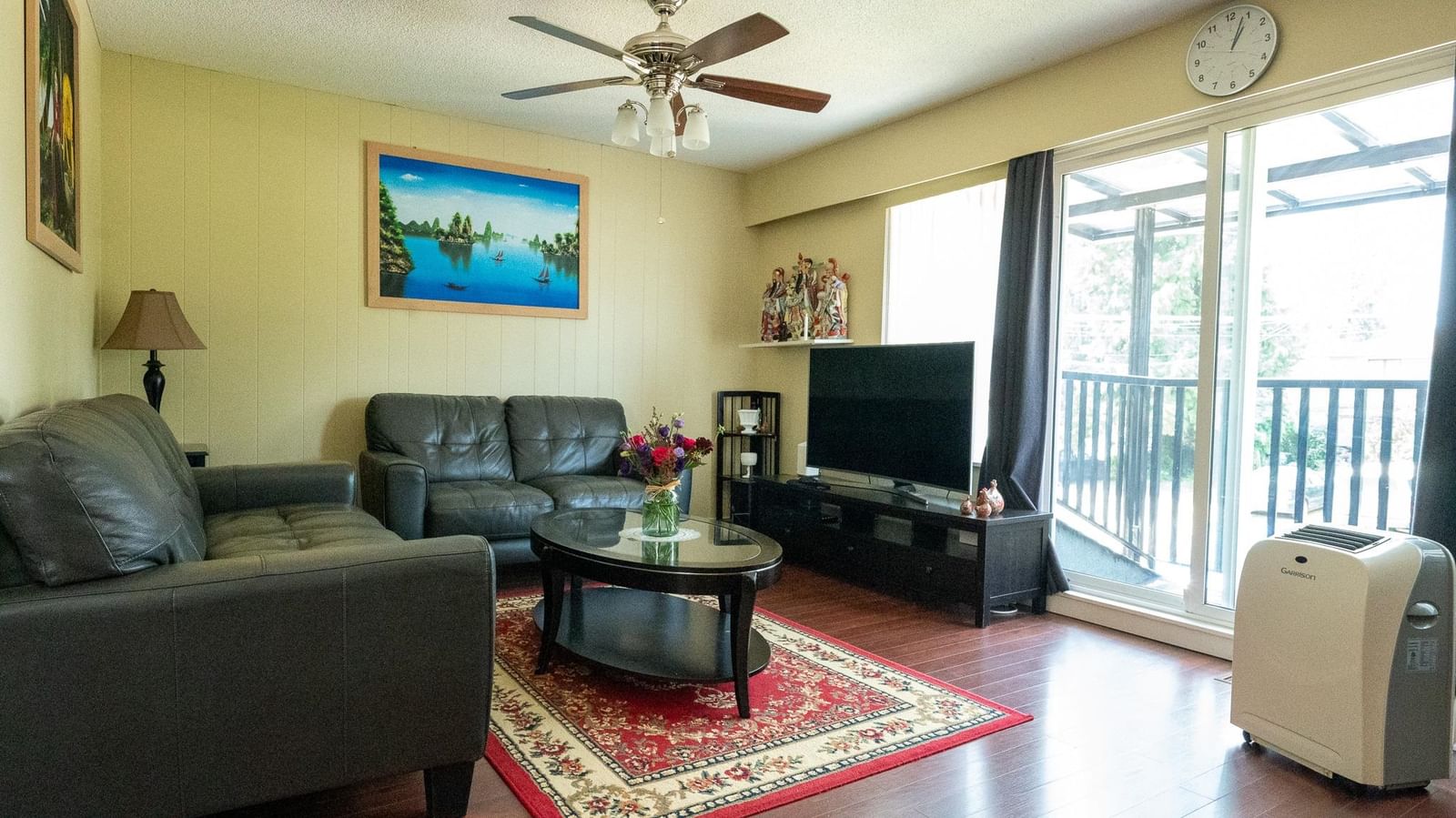 Listing Image 6