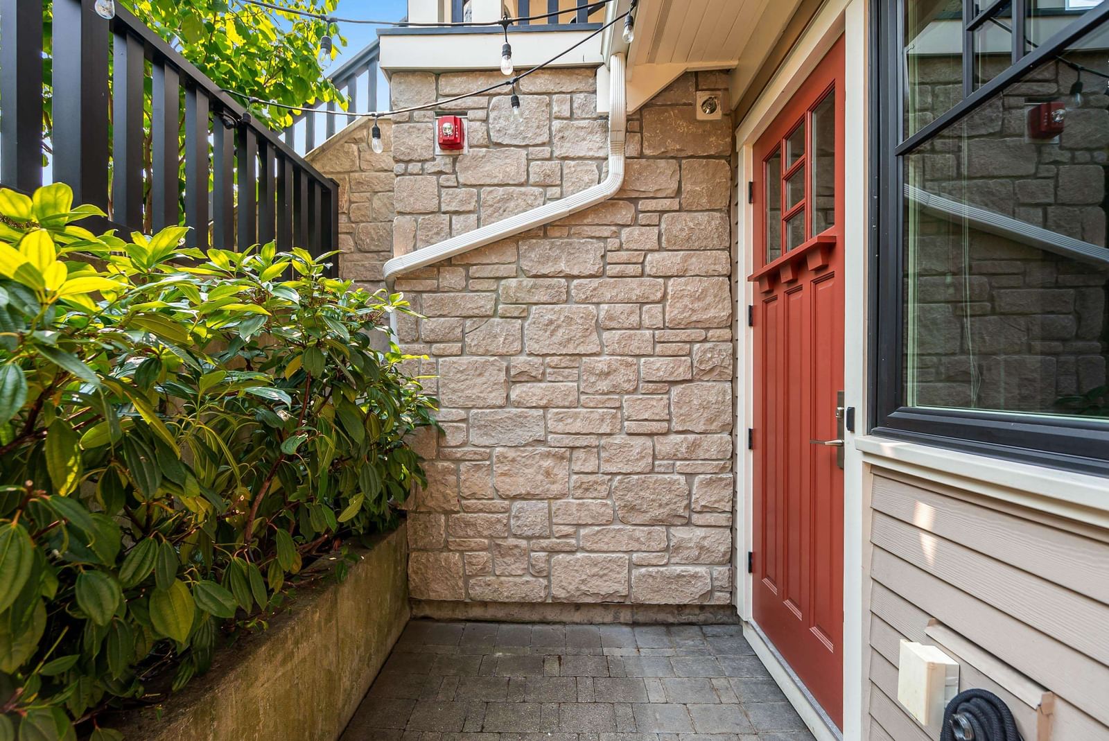 Listing Image 16