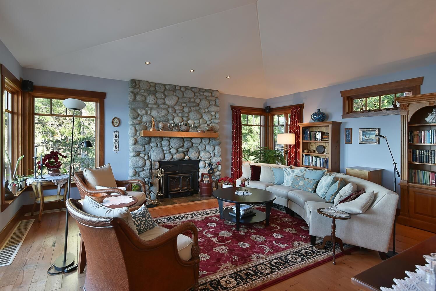 Listing Image 9