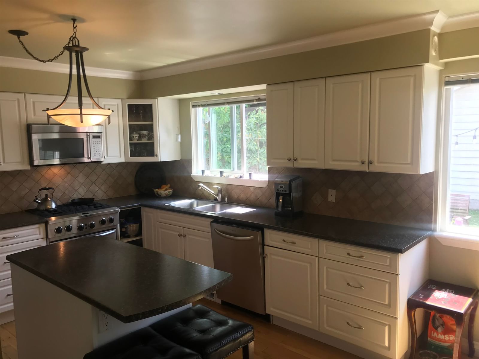 Listing Image 5