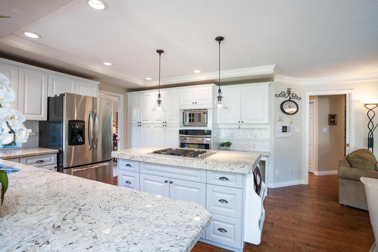 Listing Image 15