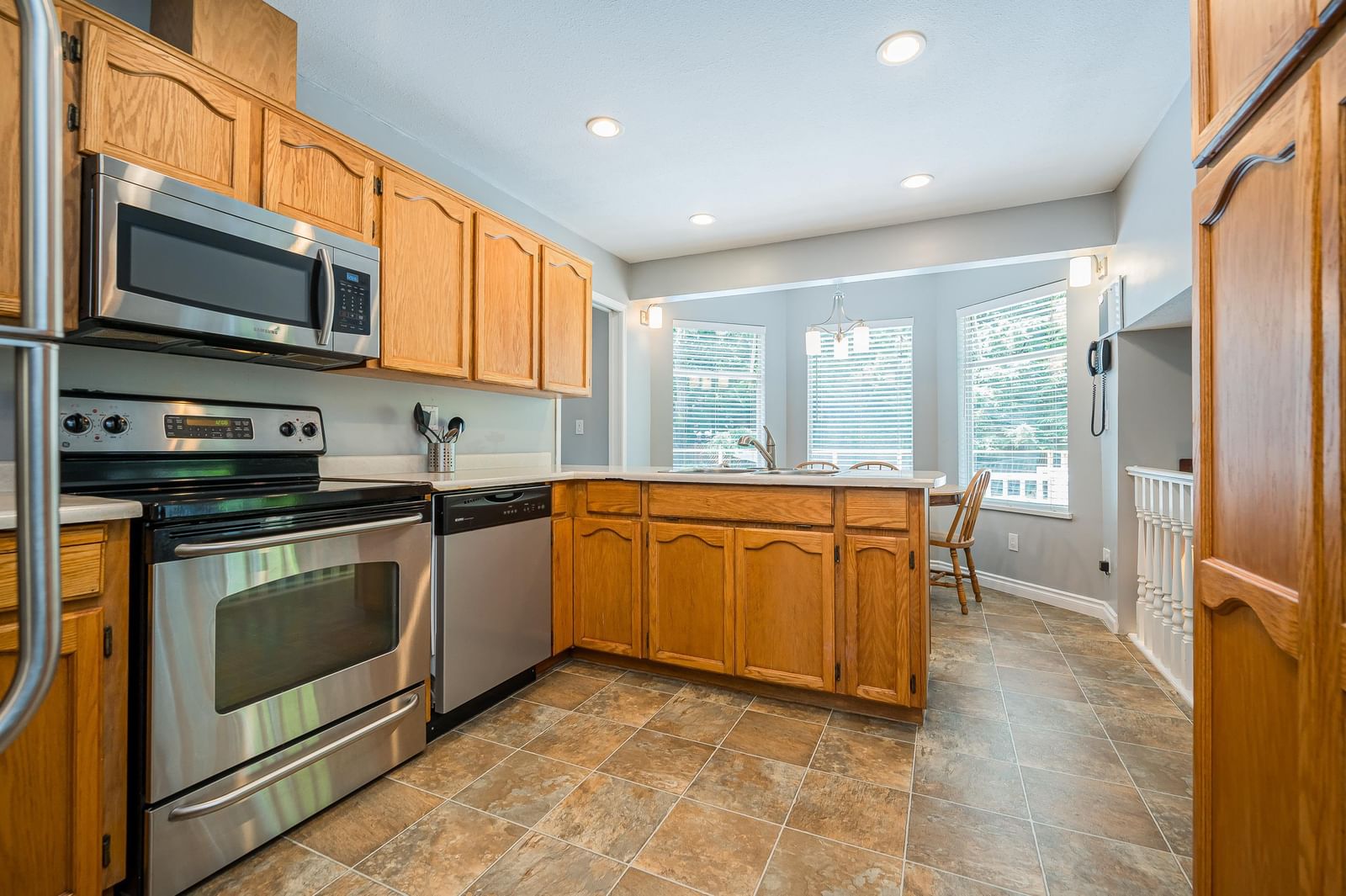 Listing Image 9