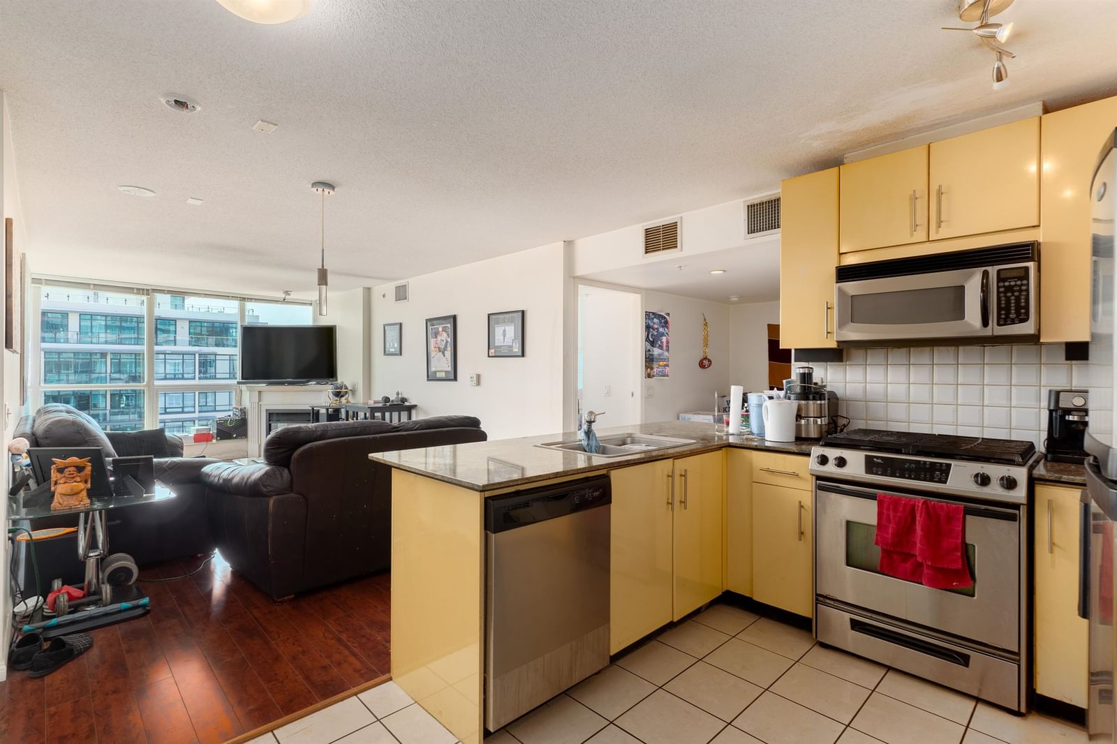 Listing Image 15