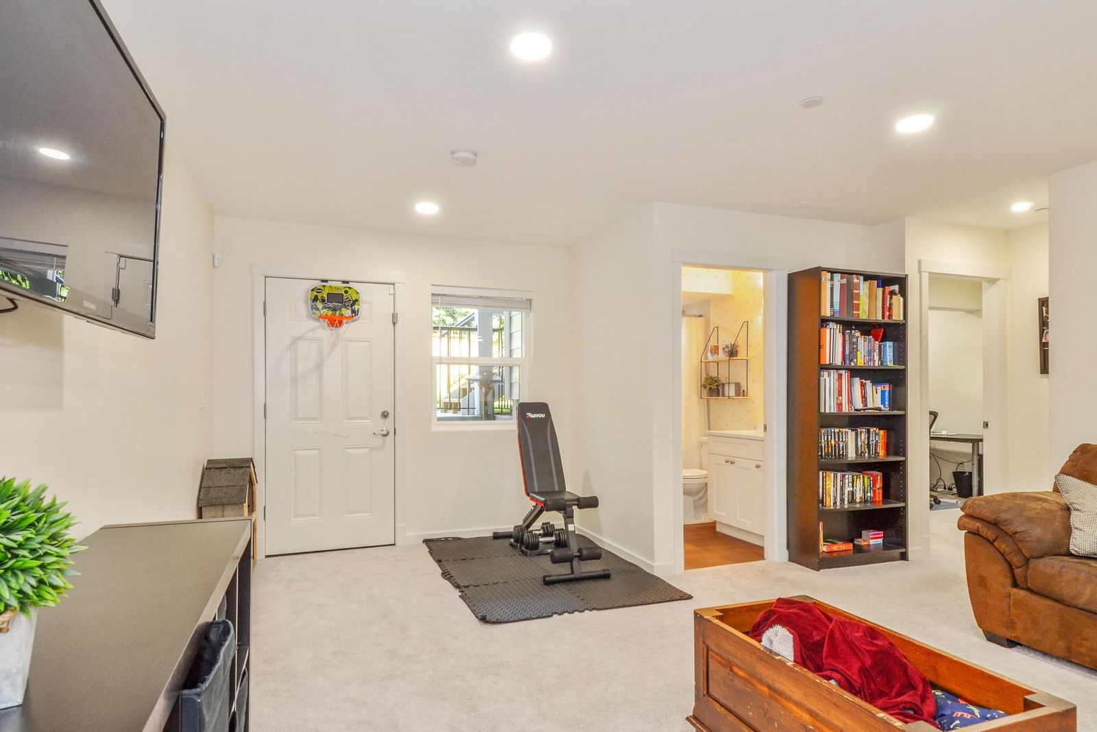 Listing Image 23