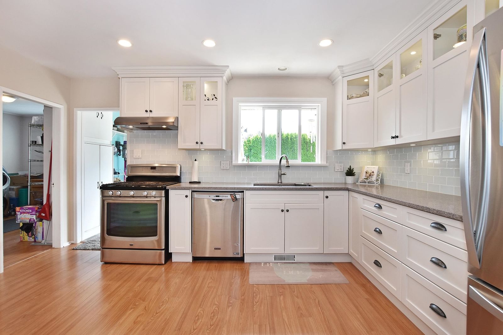 Listing Image 13