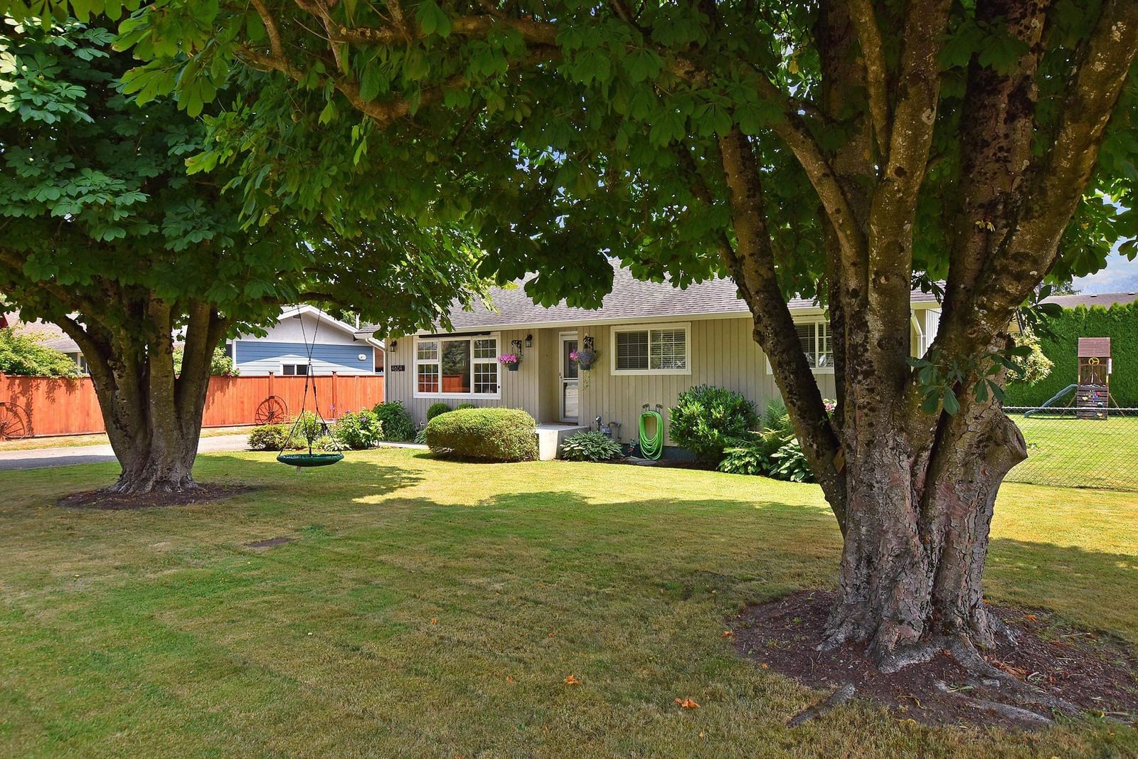 Listing Image 3