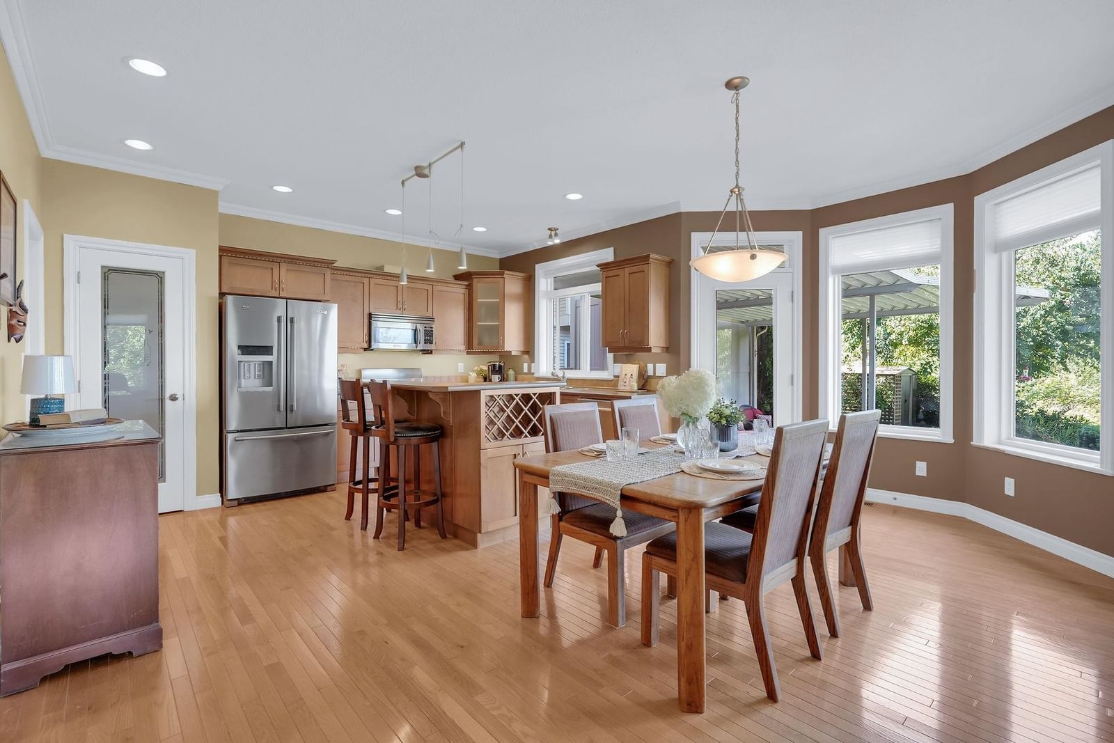 Listing Image 11