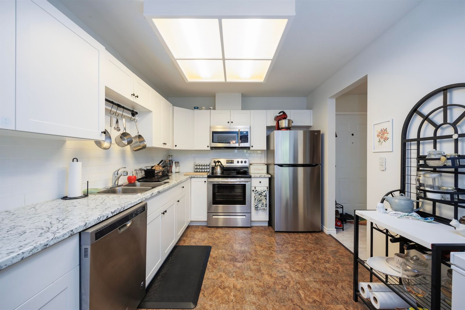 Listing Image 10