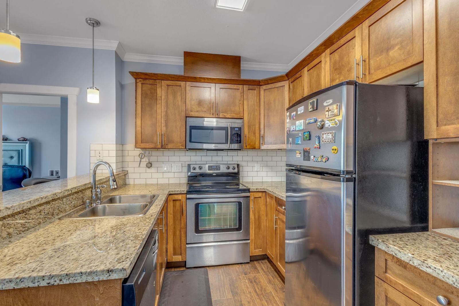 Listing Image 12