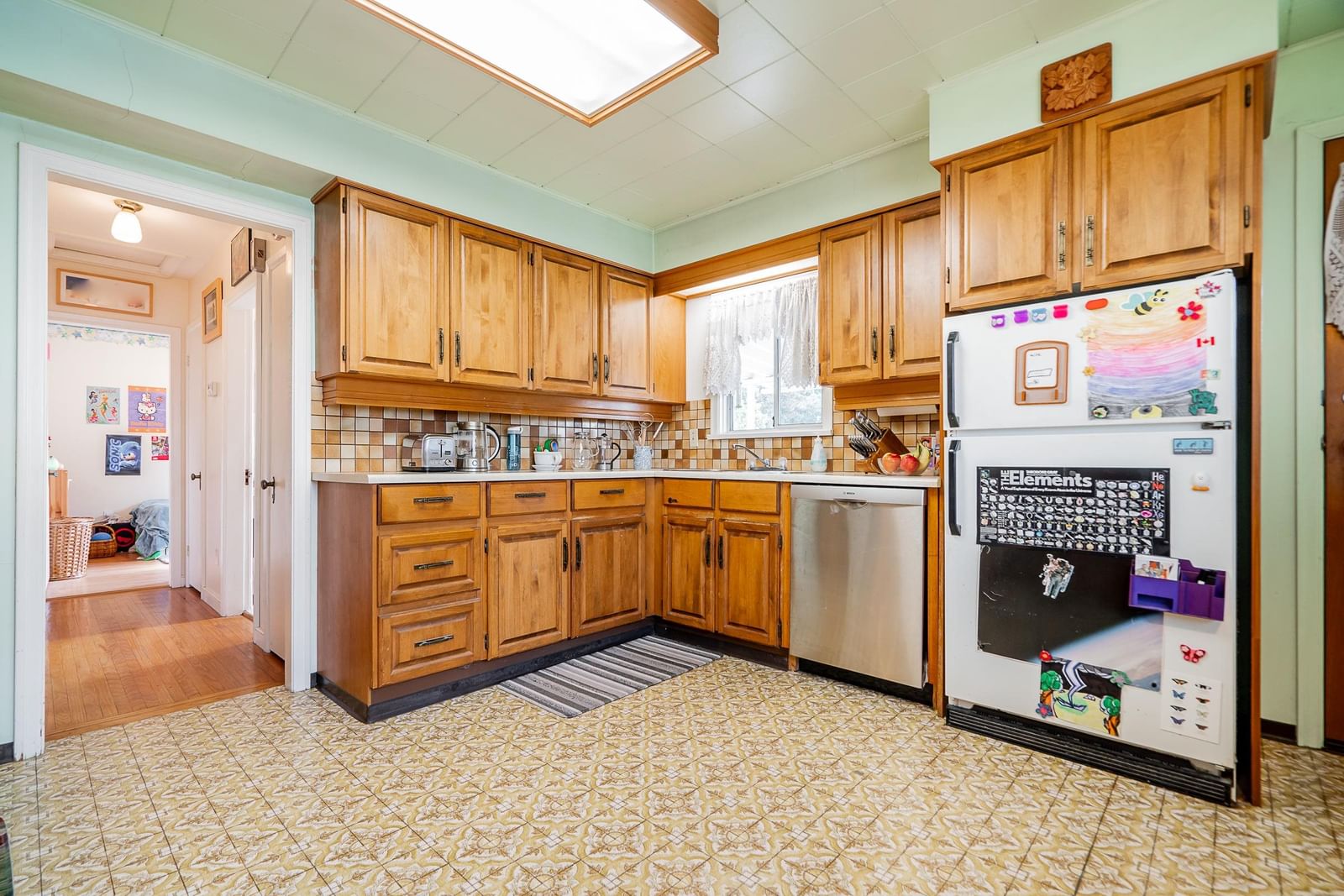 Listing Image 6