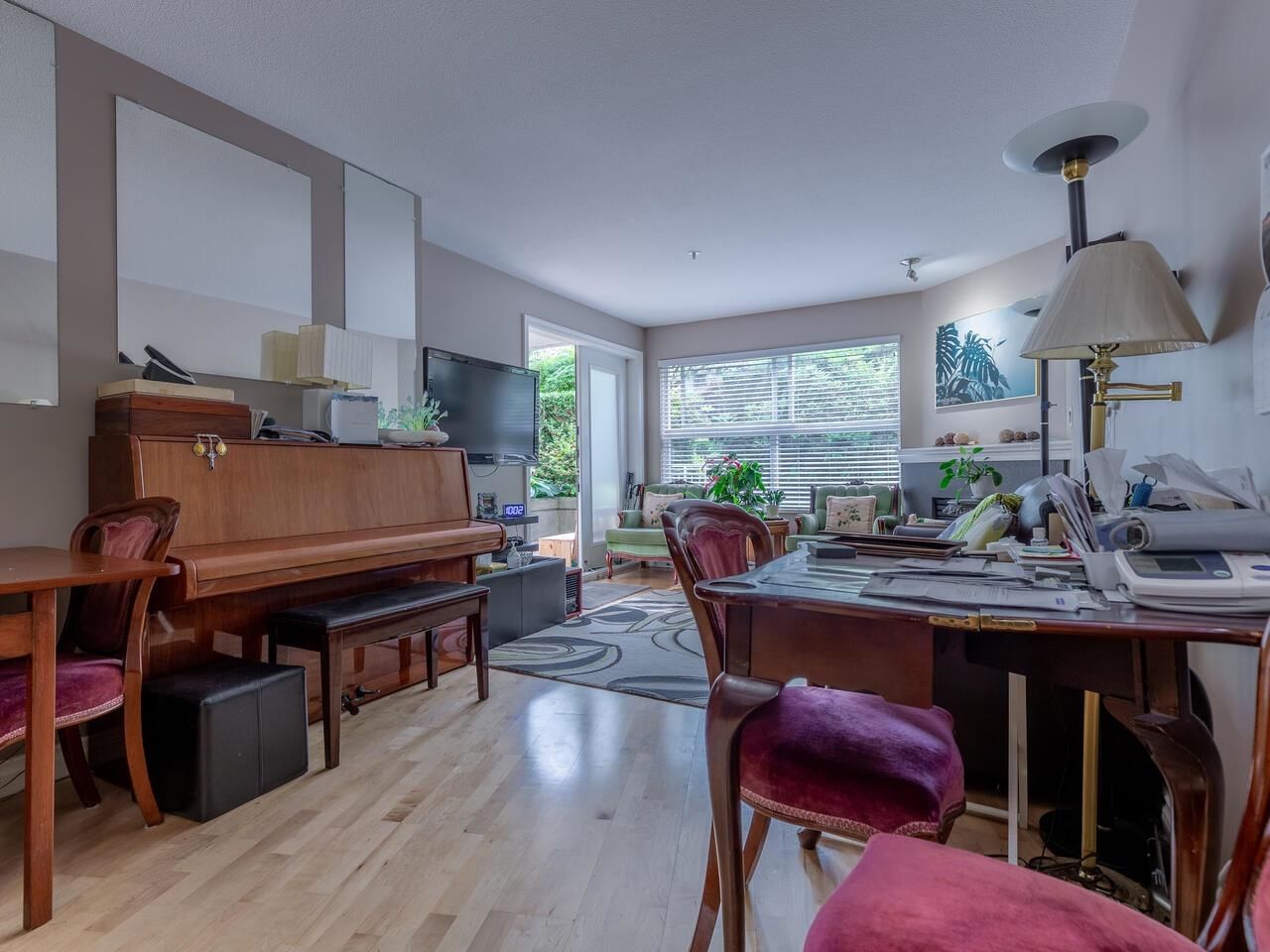 Listing Image 8