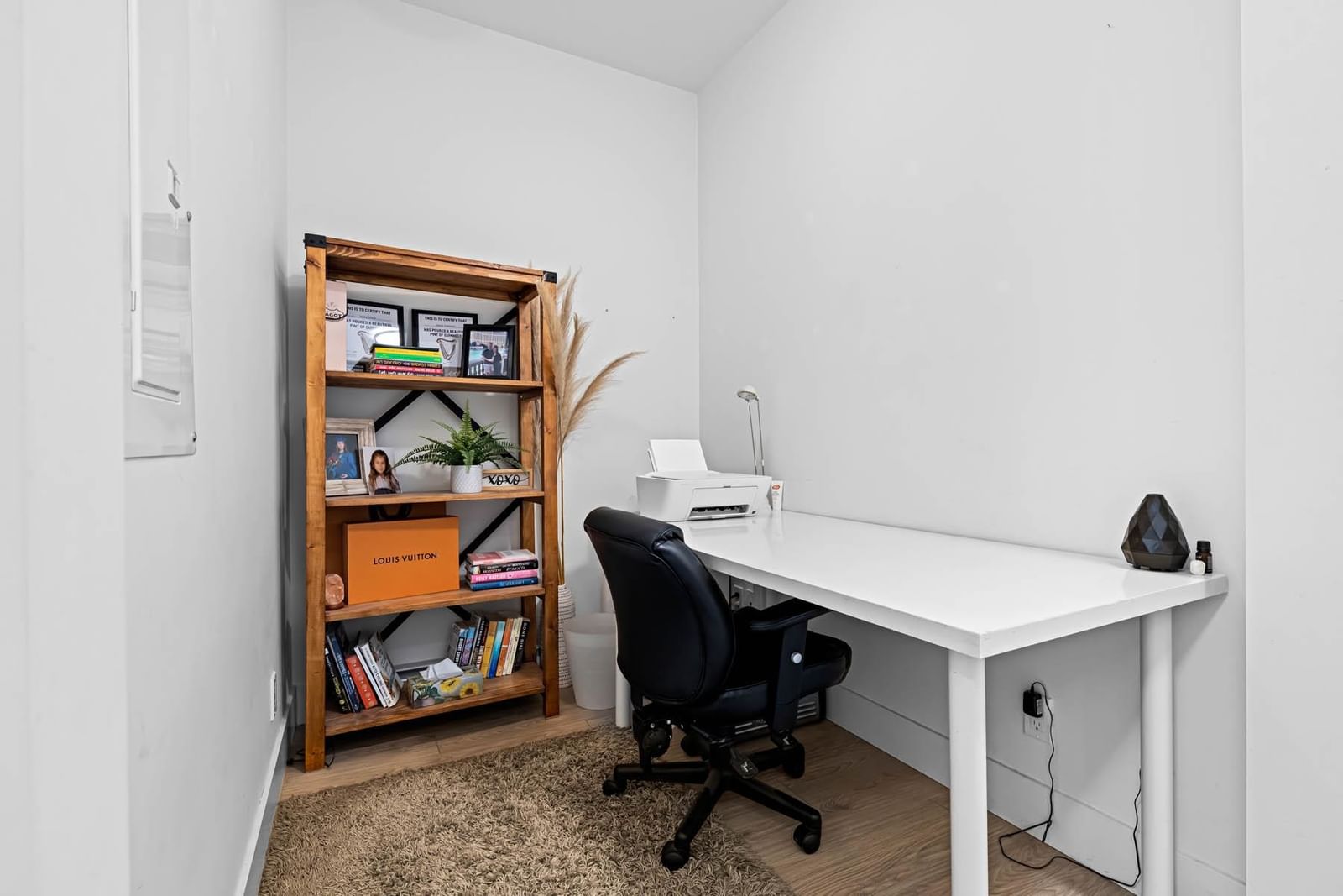 Listing Image 18