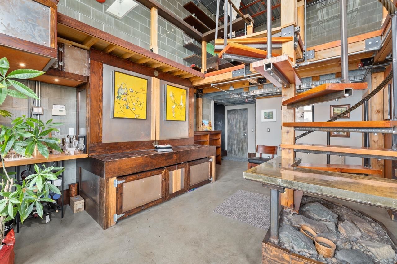 Listing Image 13