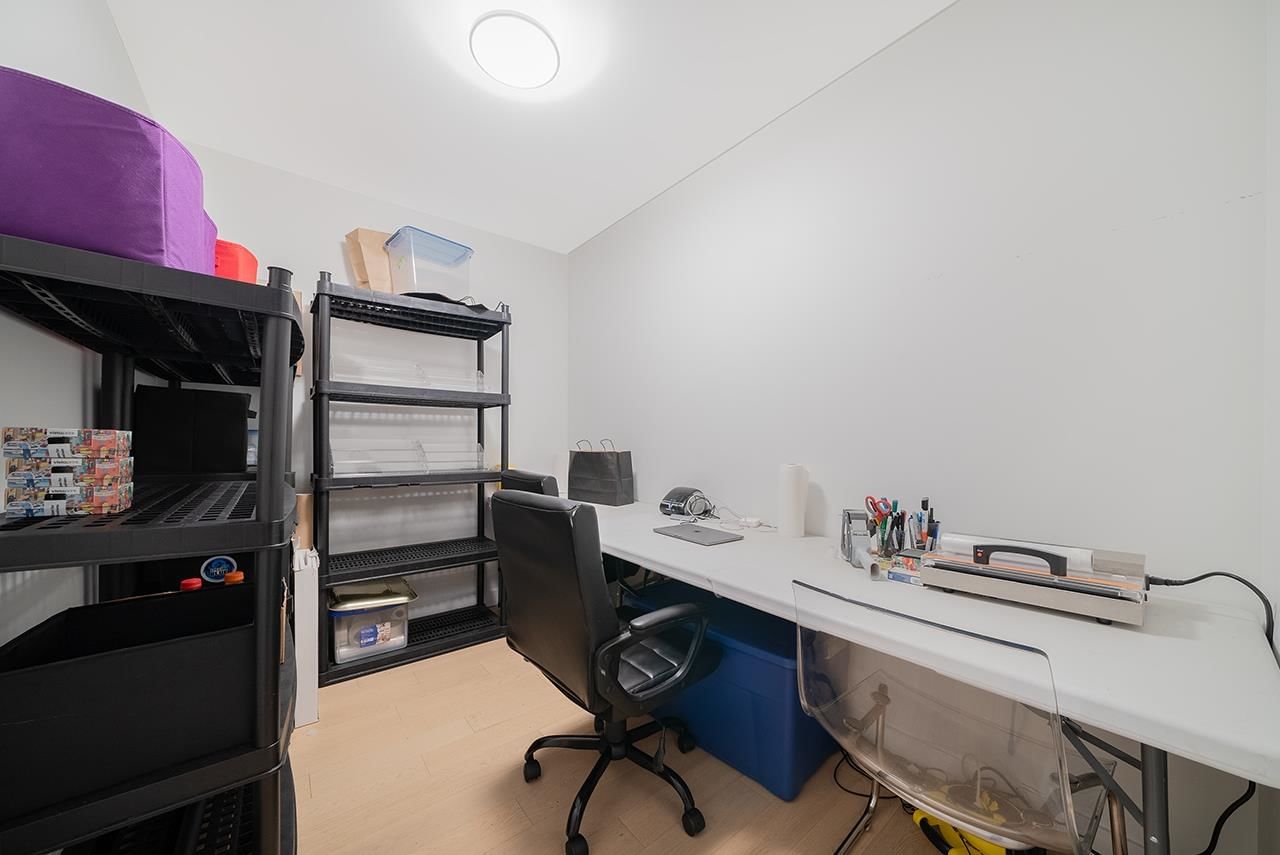 Listing Image 17