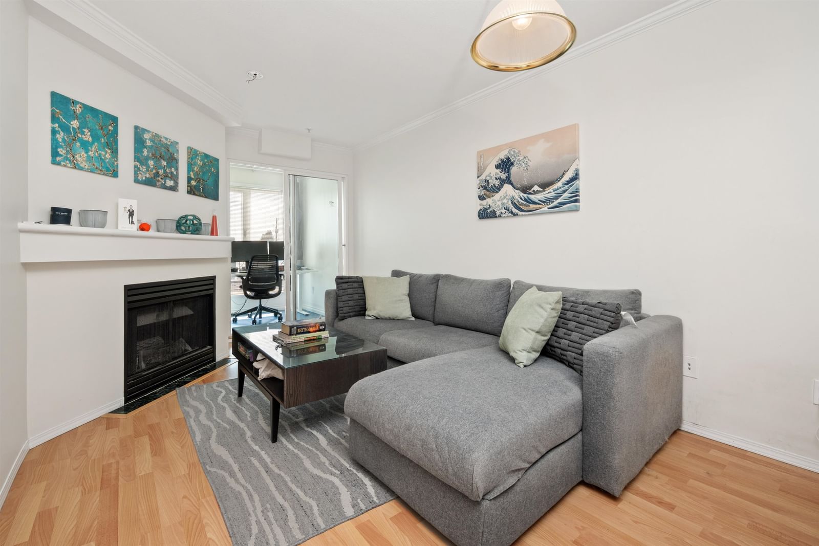 Listing Image 5