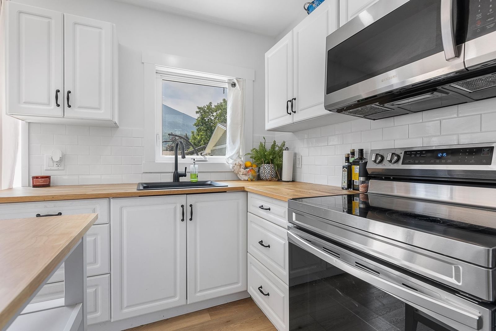 Listing Image 13