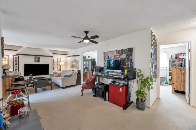 201 - 9145 Saturna Drive, Burnaby, V3J 7K1 | Image 3