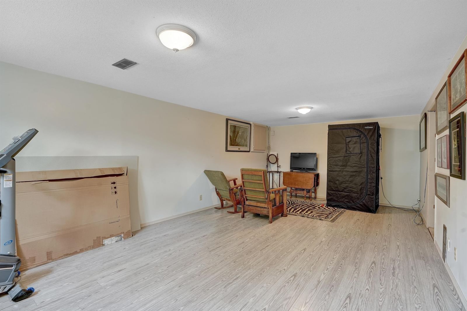 Listing Image 29