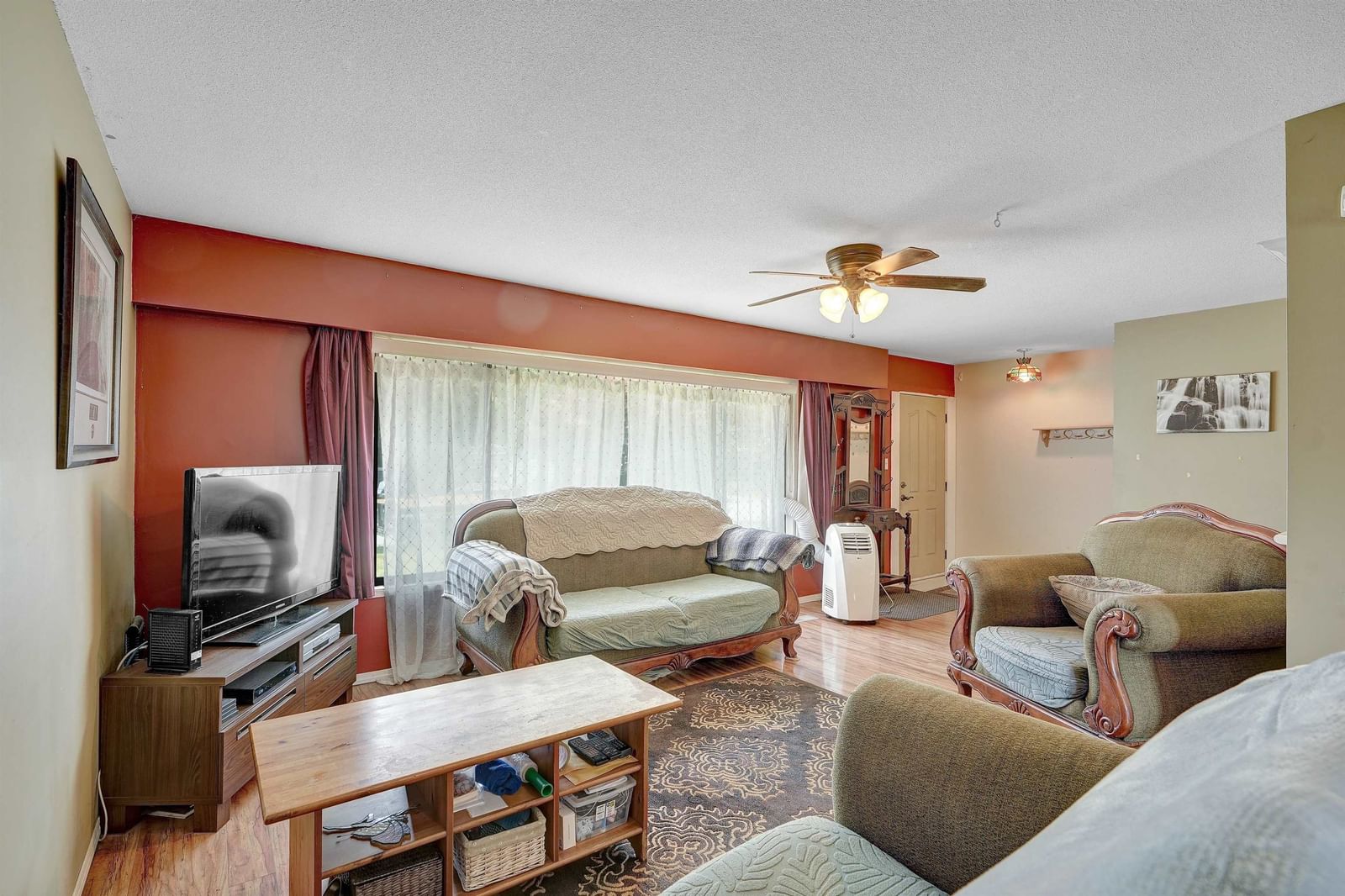 Listing Image 6