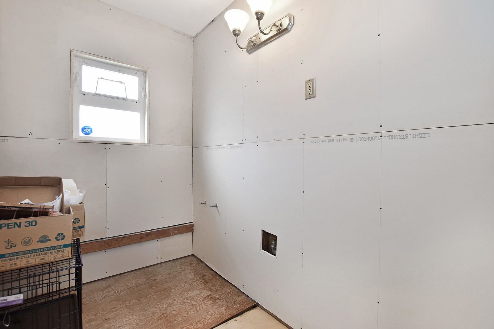 Listing Image 16