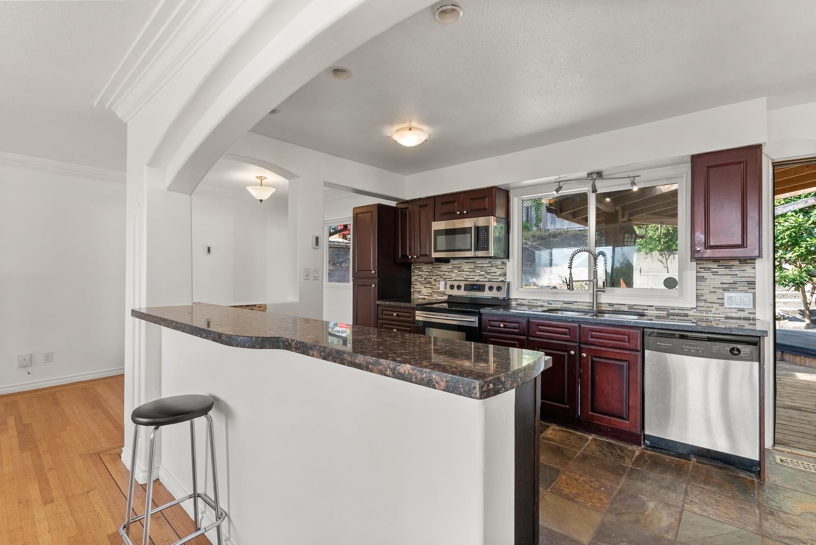 Listing Image 13
