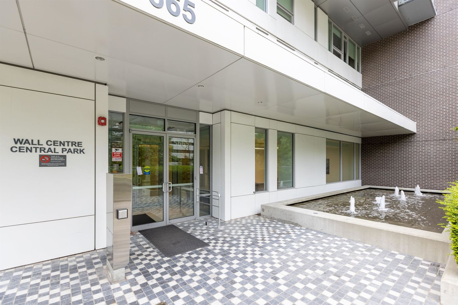 Listing Image 18