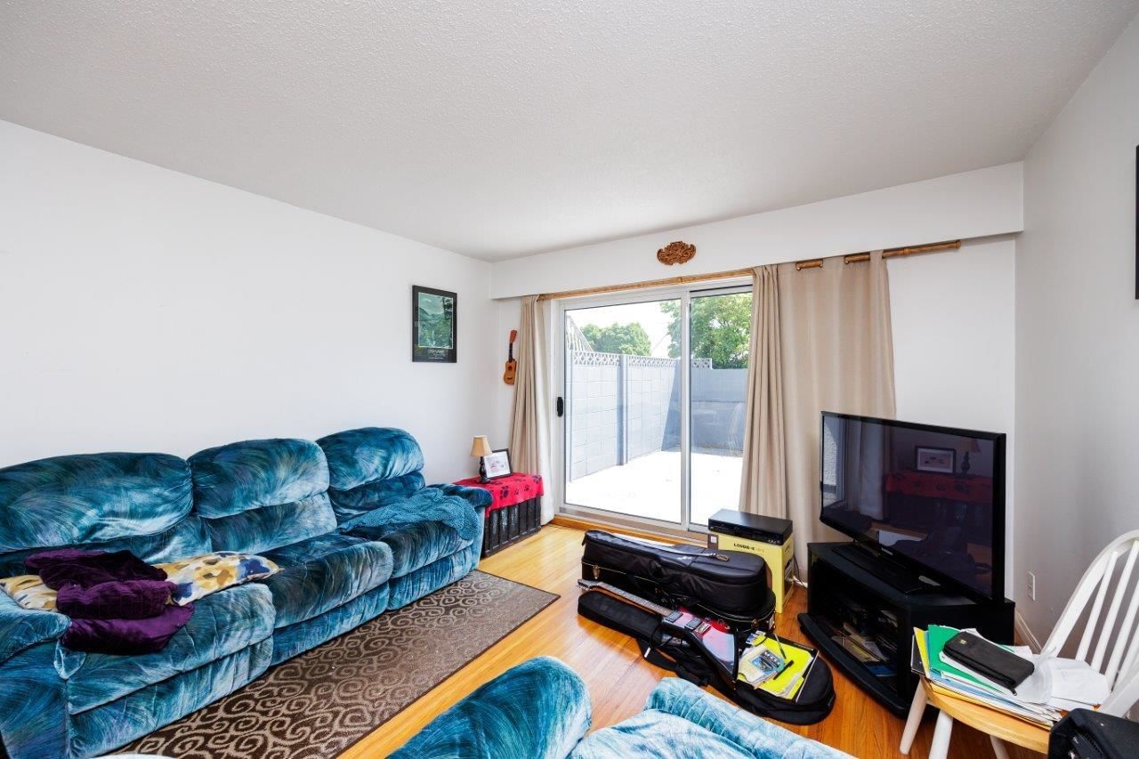 Listing Image 8
