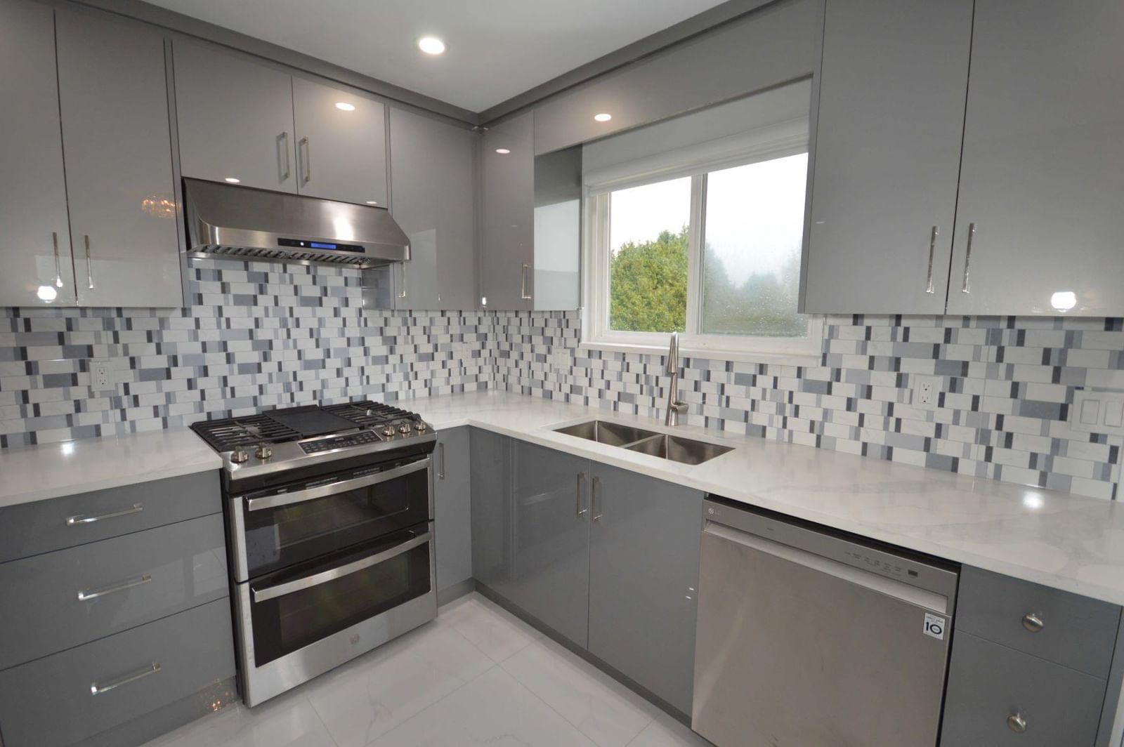 Listing Image 13