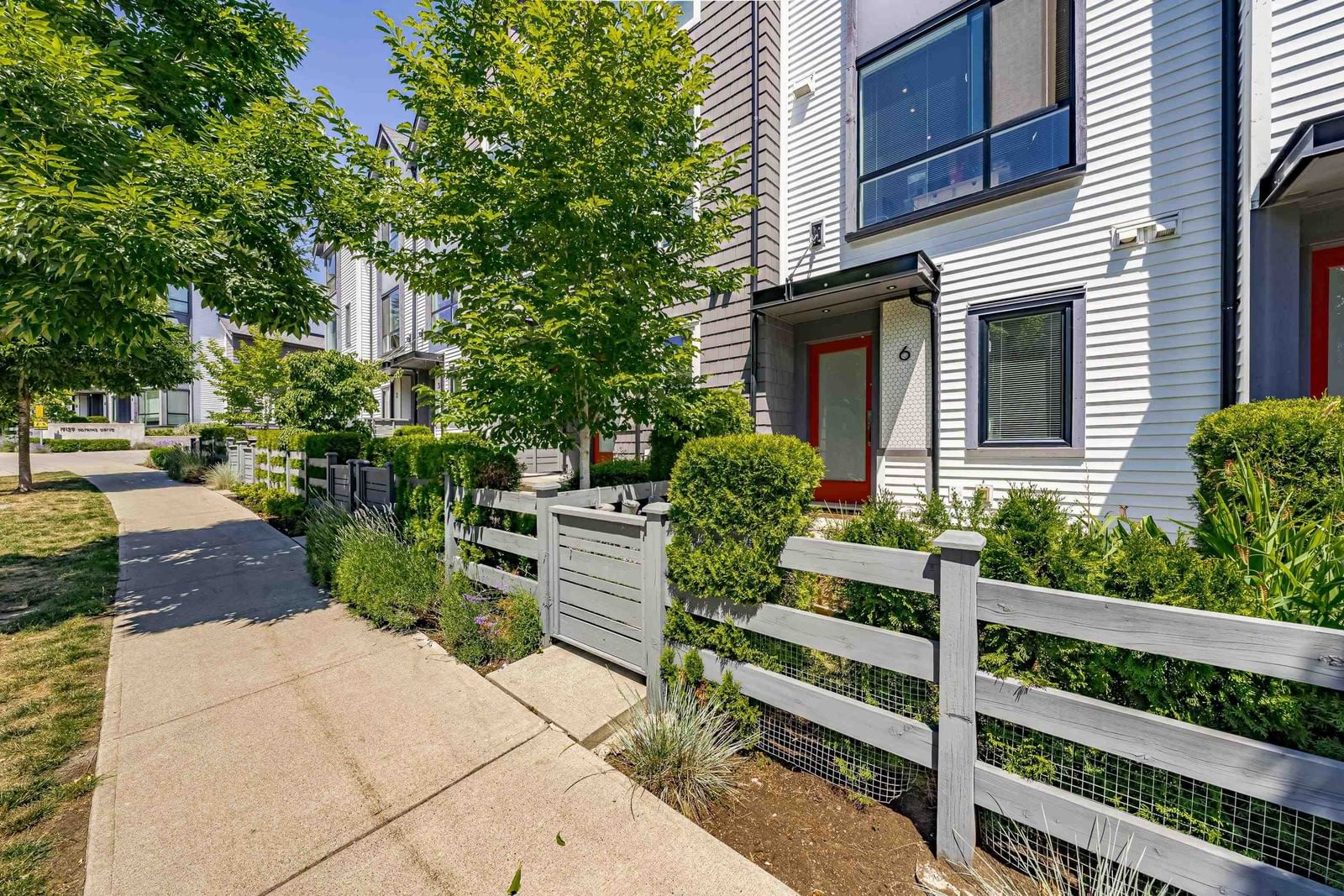 Listing Image 6