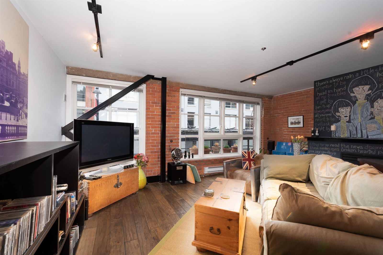 Listing Image 5