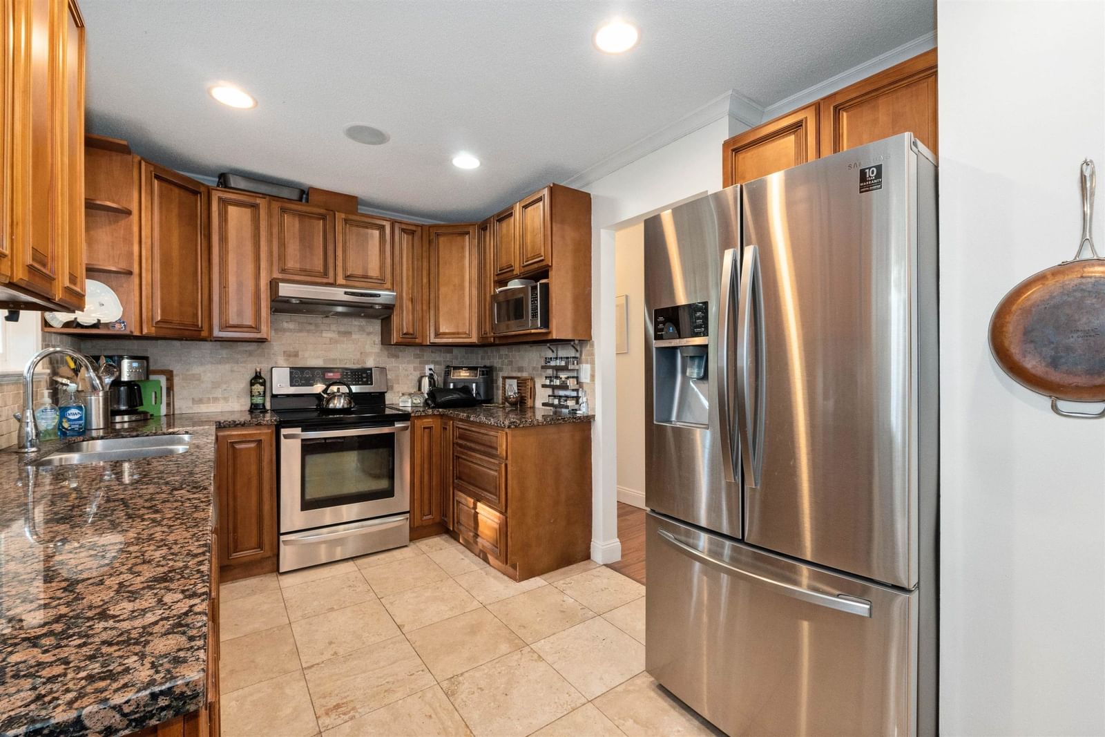 Listing Image 9