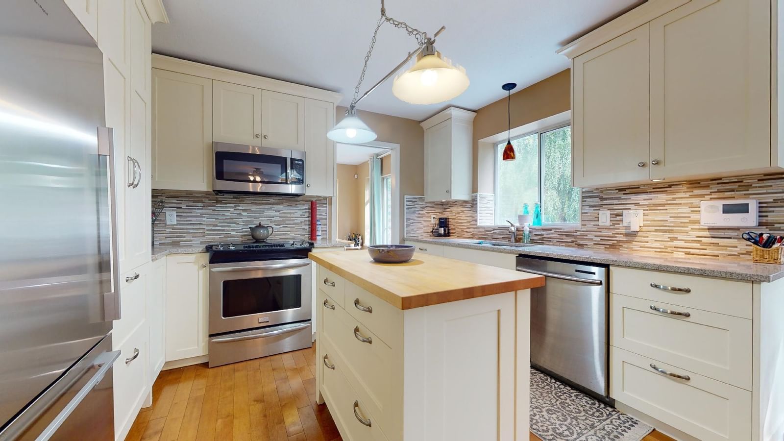 Listing Image 15