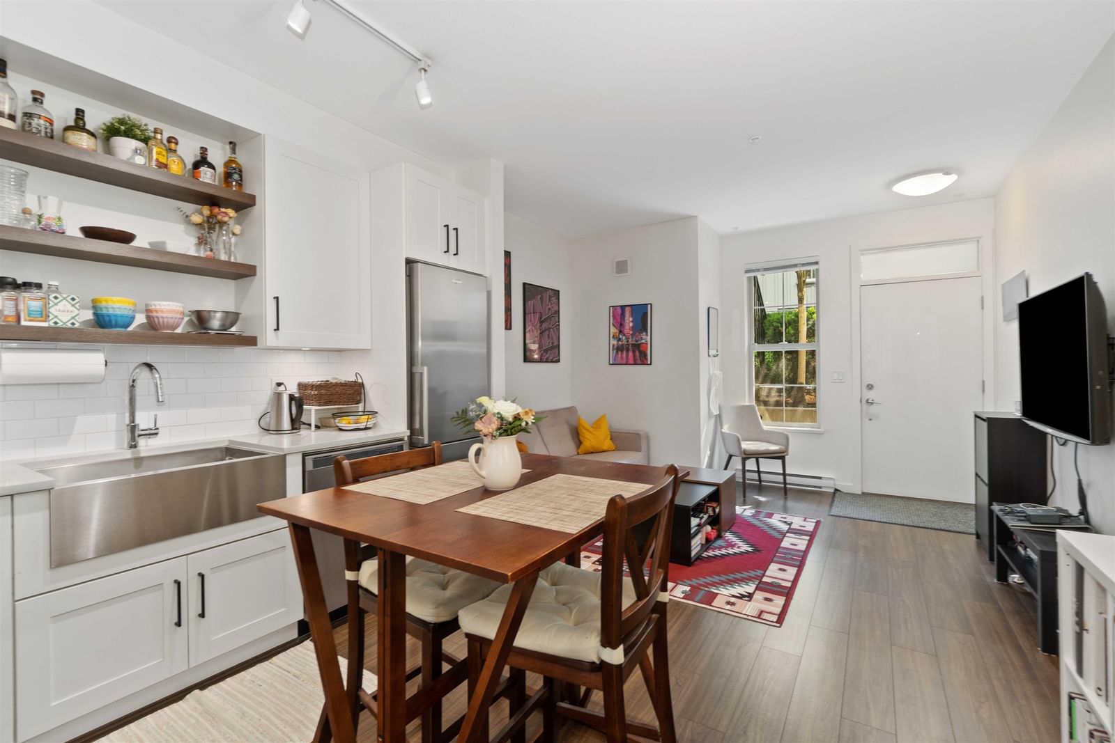 Listing Image 11