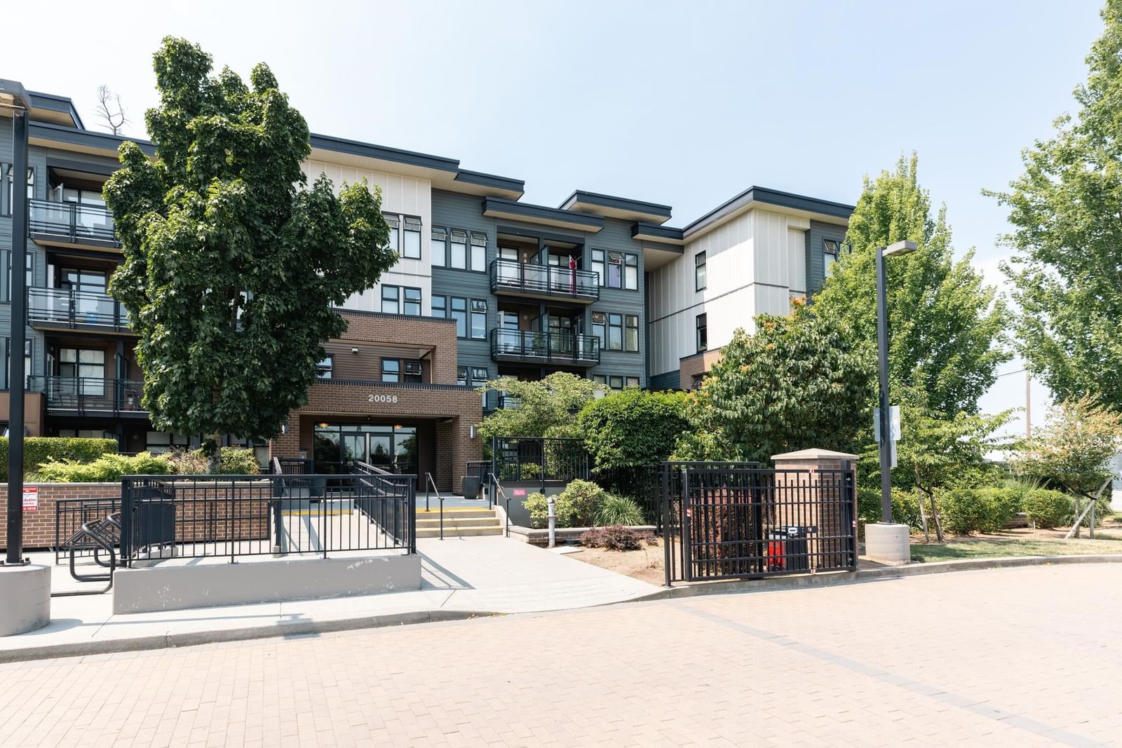 Listing Image 11