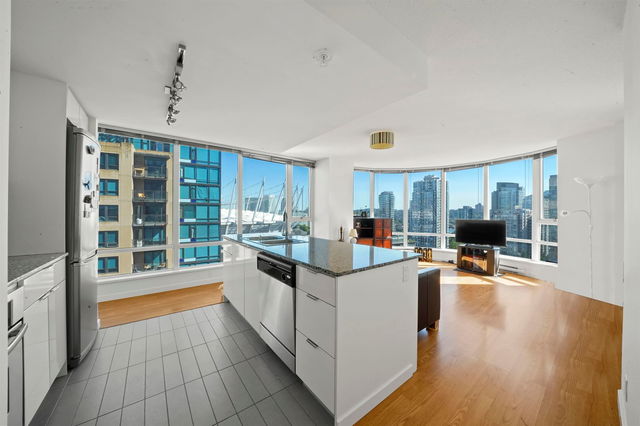 1807 - 233 Robson Street