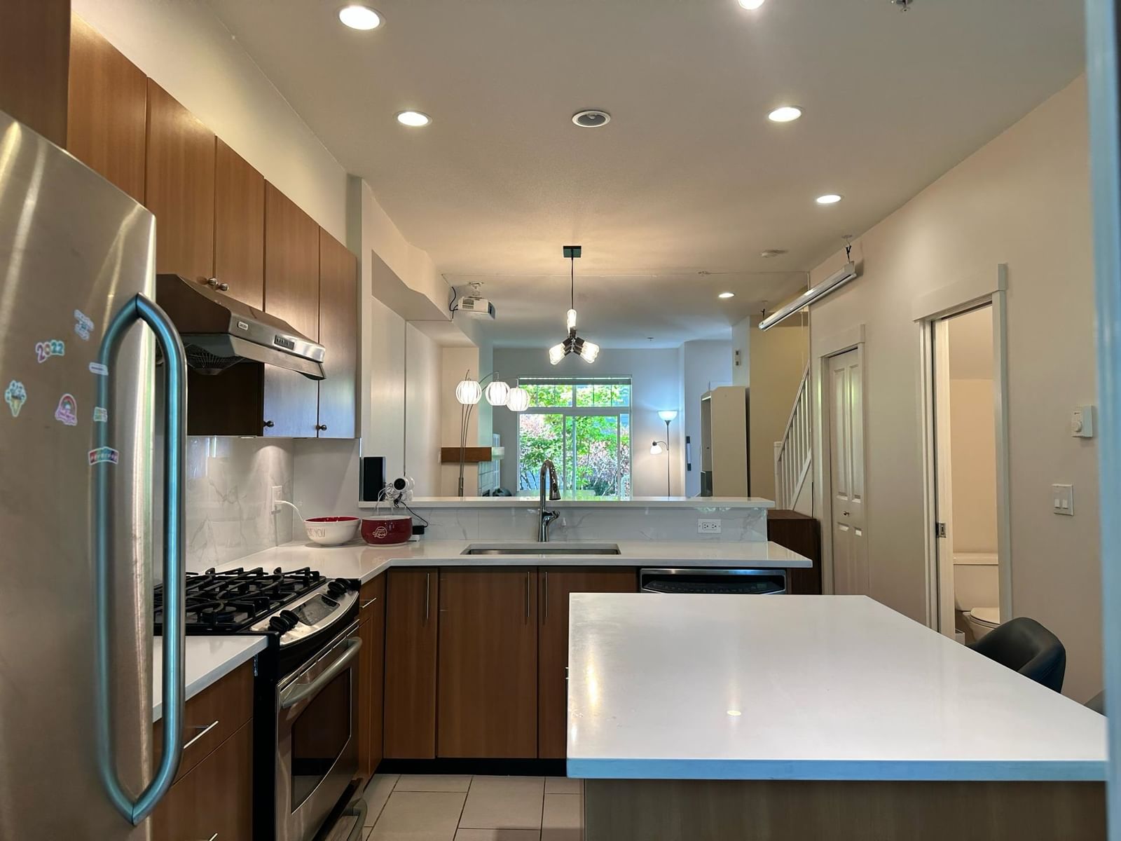 Listing Image 5