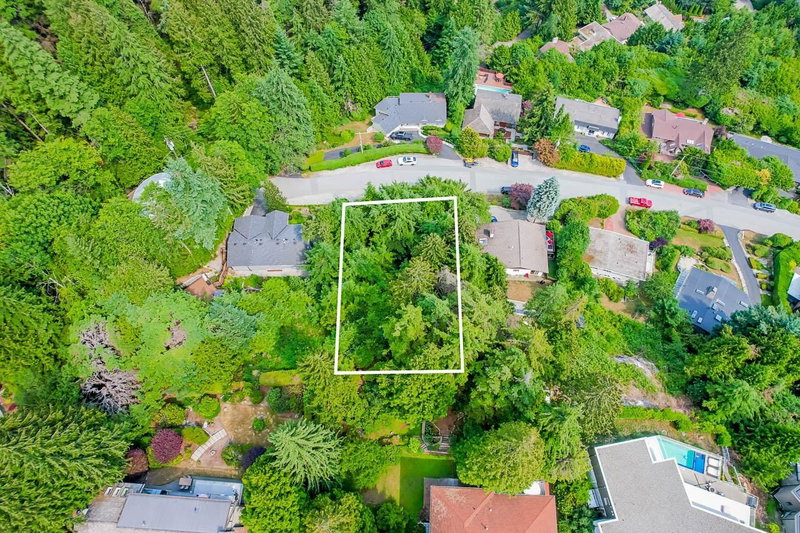 478 Craigmohr Drive, West Vancouver, V7S 1W6 | Image 2