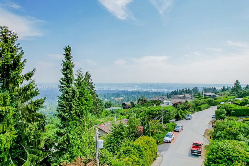 478 Craigmohr Drive, West Vancouver, V7S 1W6 | Image 3