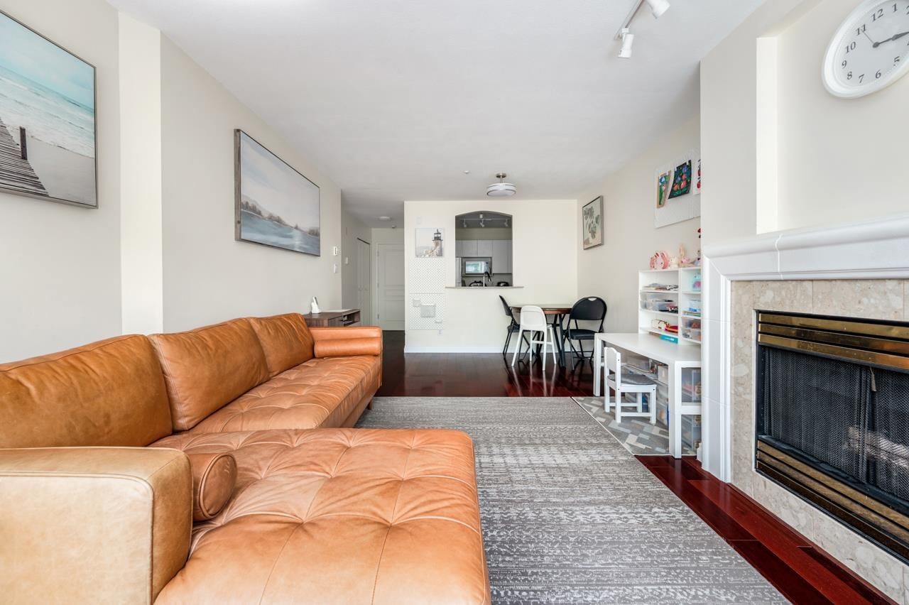 Listing Image 12