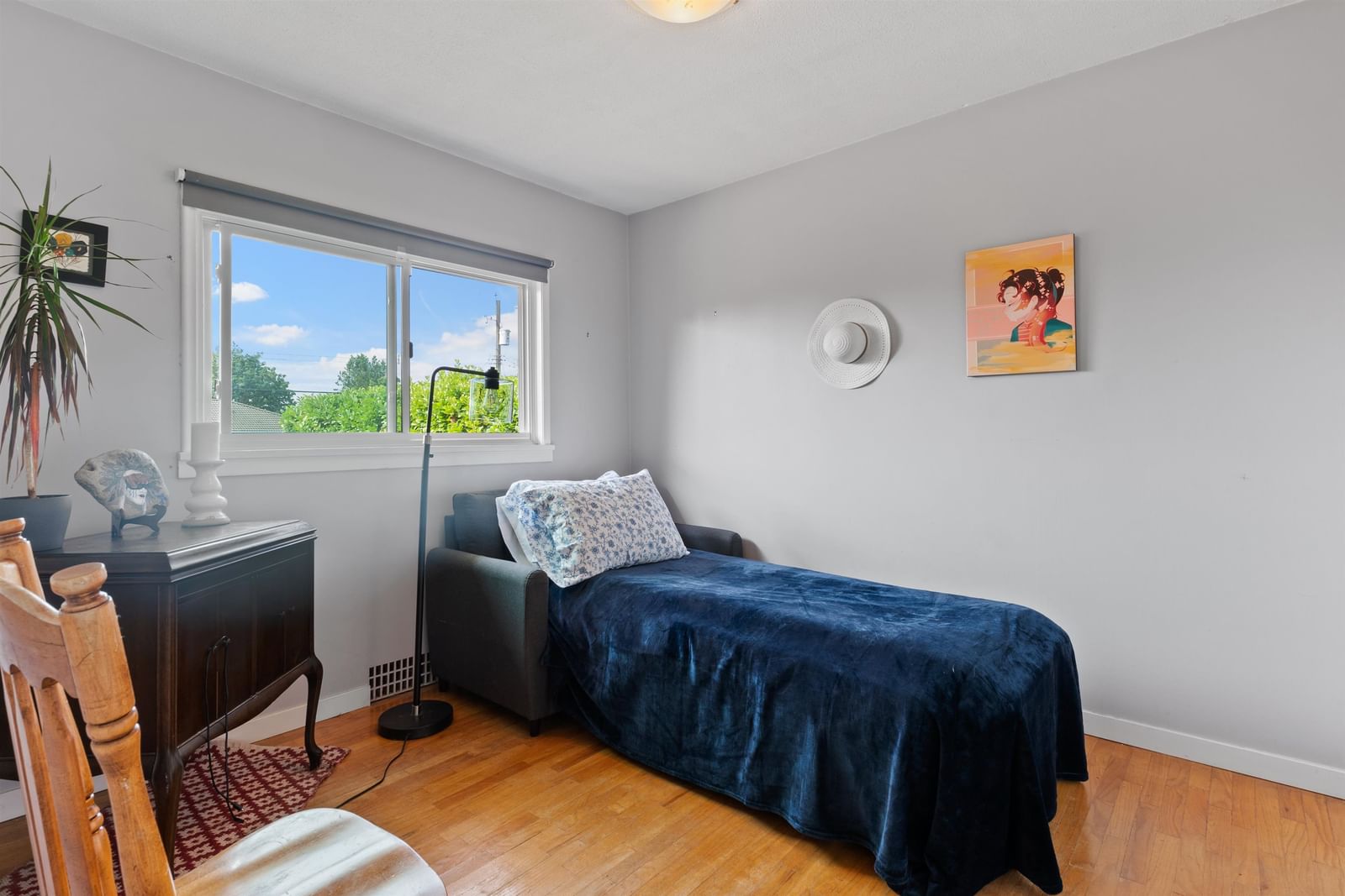 Listing Image 14