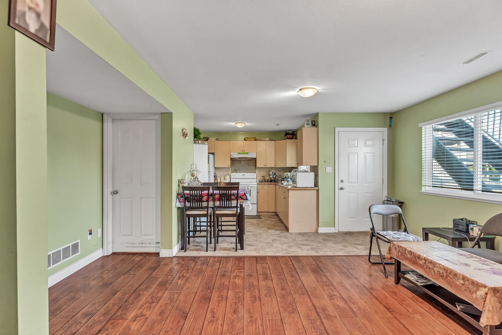Listing Image 18
