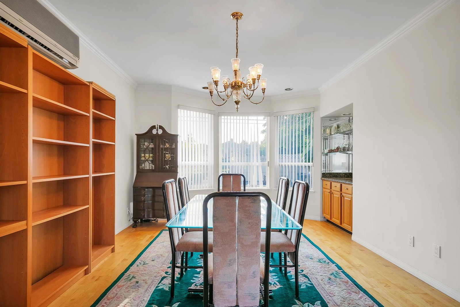 Listing Image 11