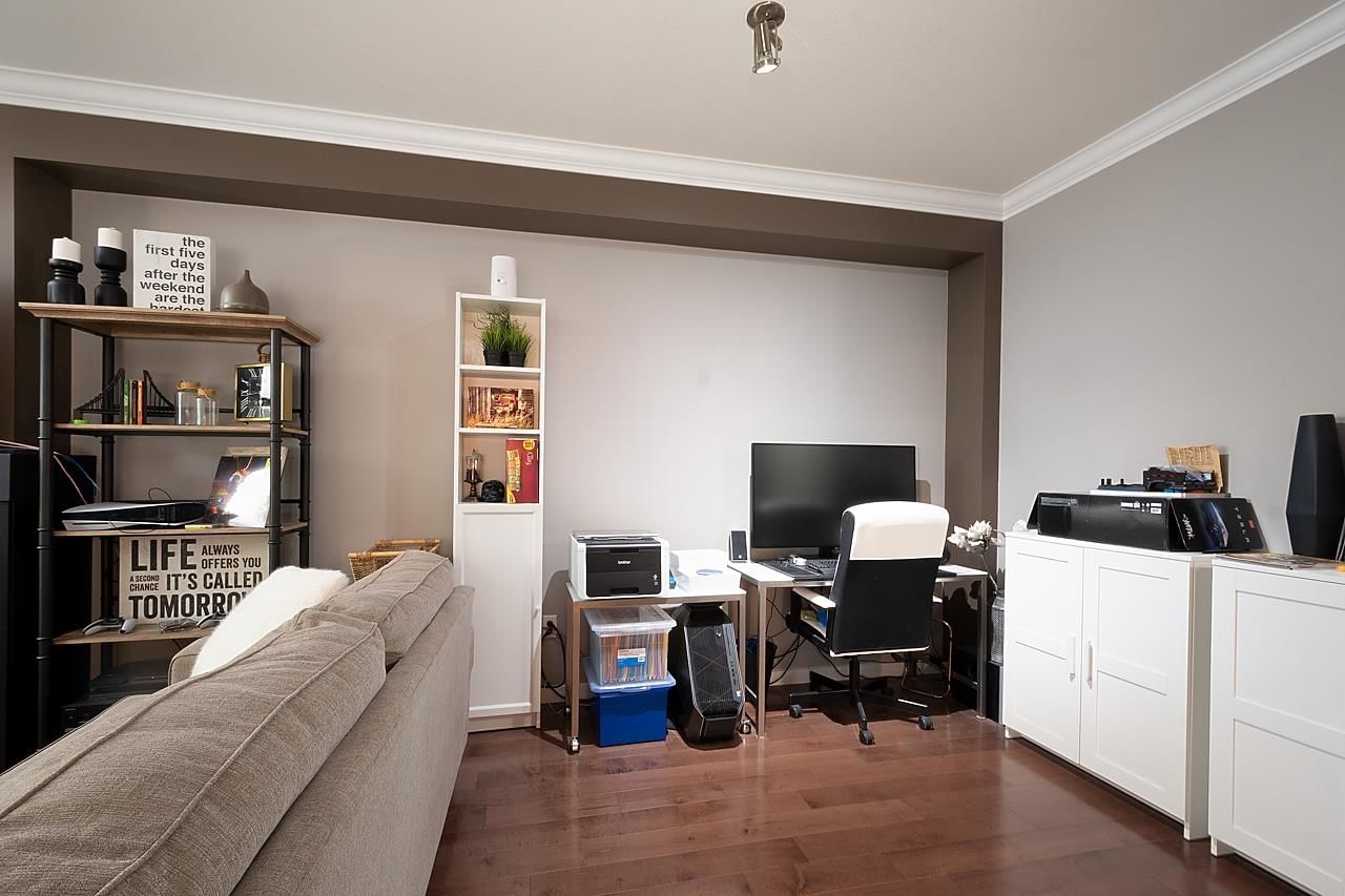 Listing Image 5