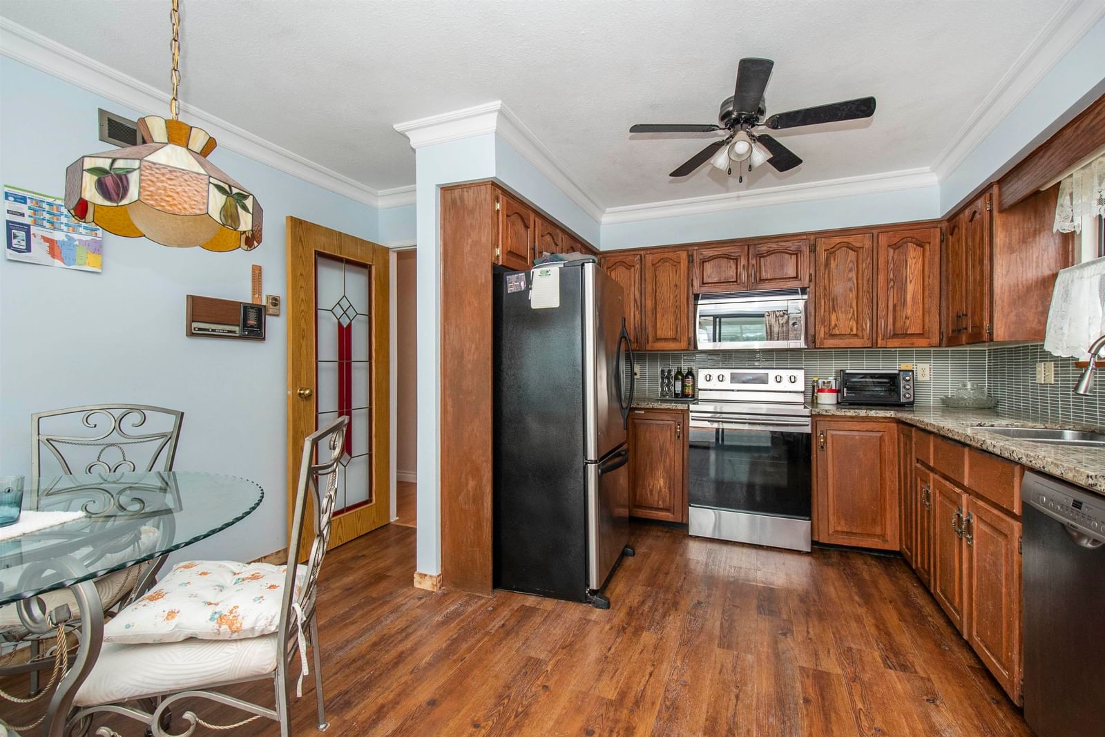 Listing Image 12