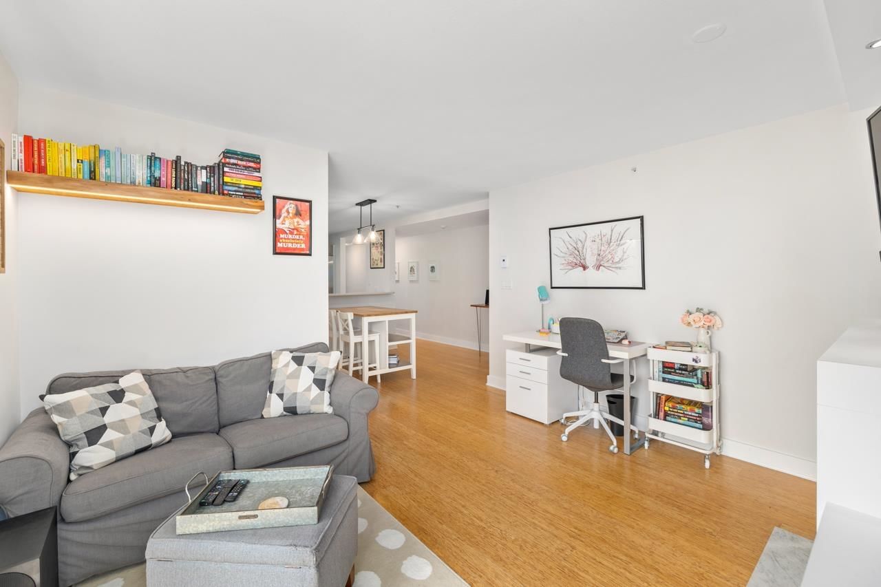 Listing Image 6