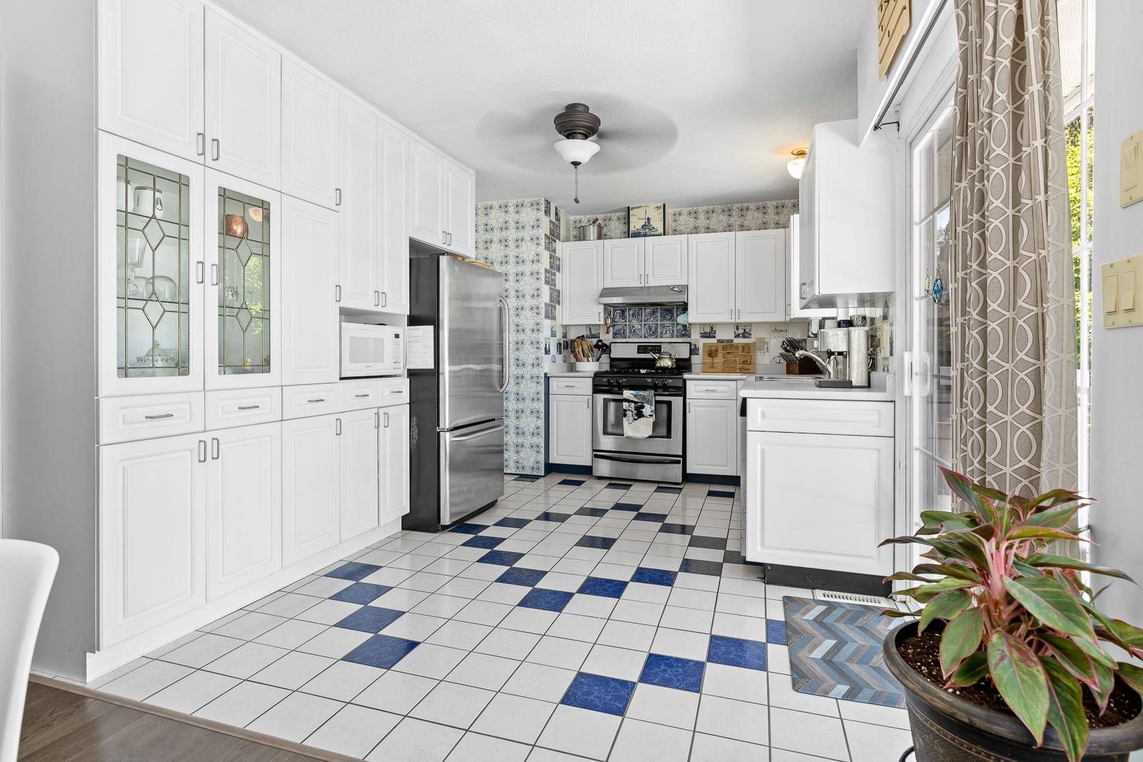 Listing Image 10