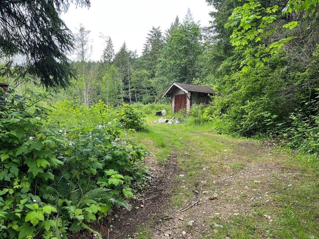 Listing Image 6