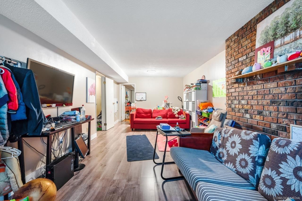 Listing Image 13