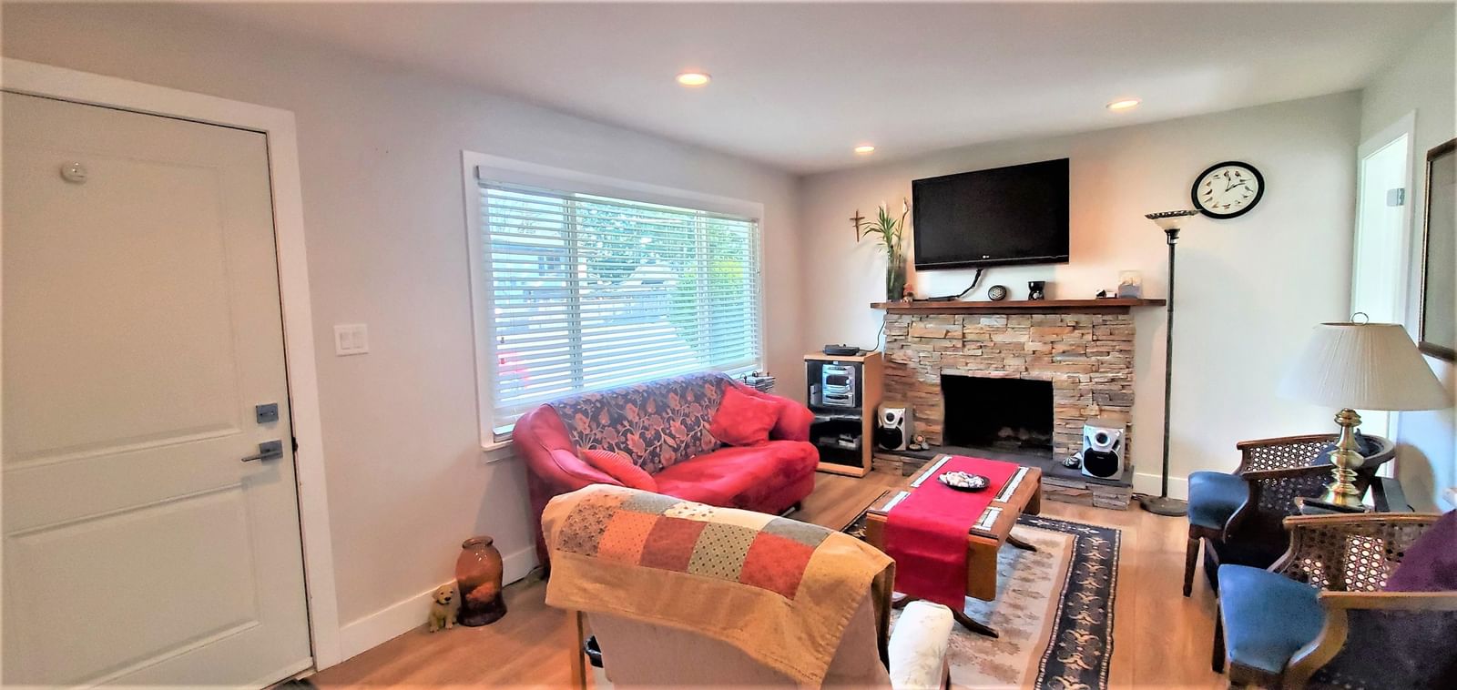 Listing Image 6