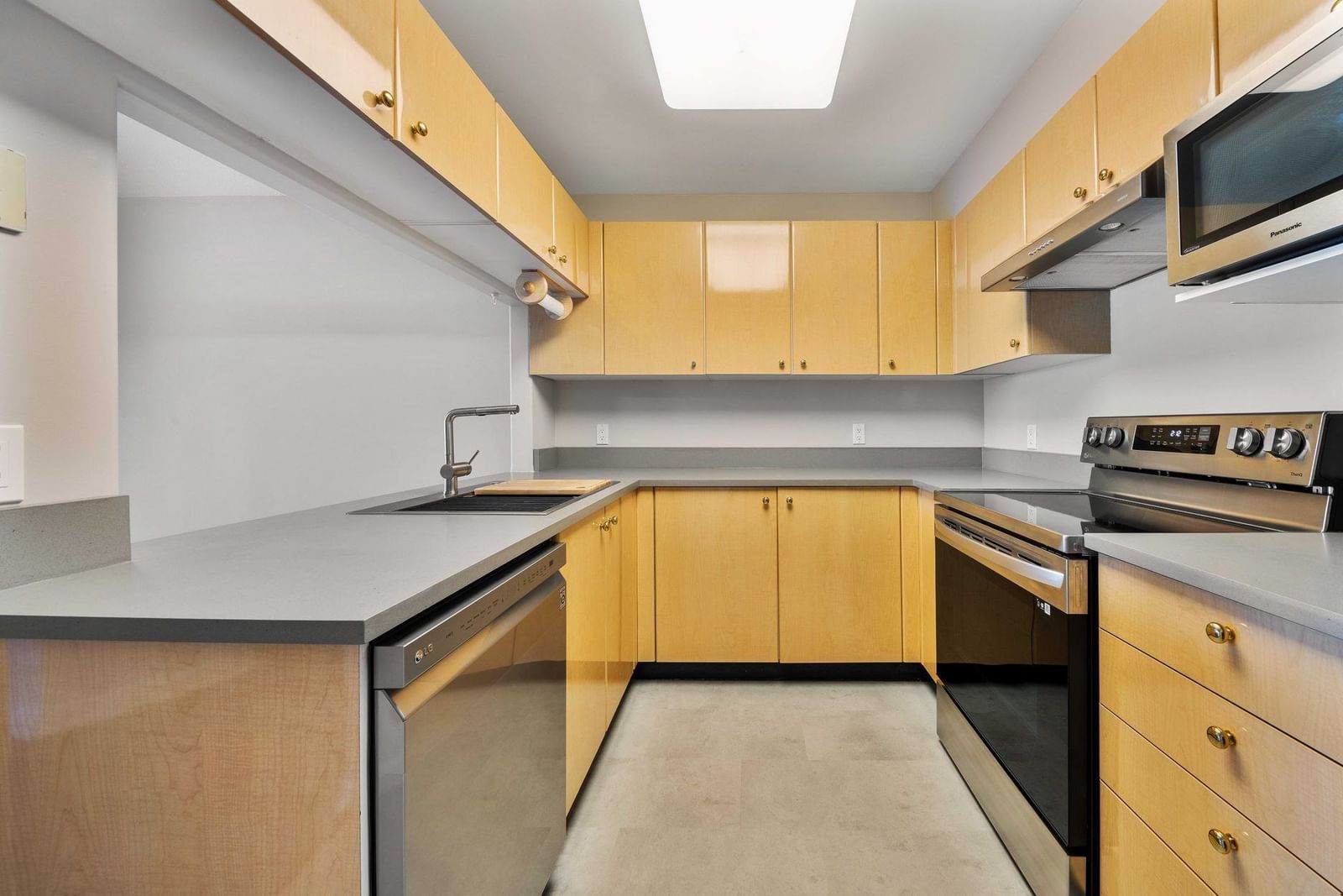 Listing Image 8